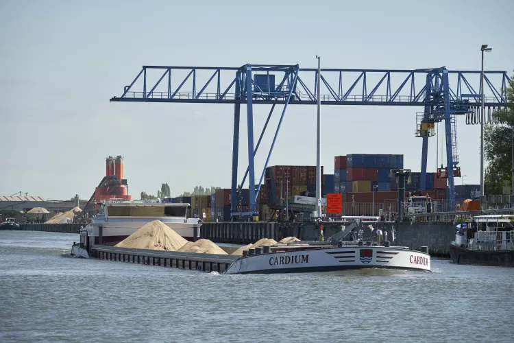 1er semestre 2017, importante progression du transport de marchandises par la voie d’eau au port de Bruxelles 