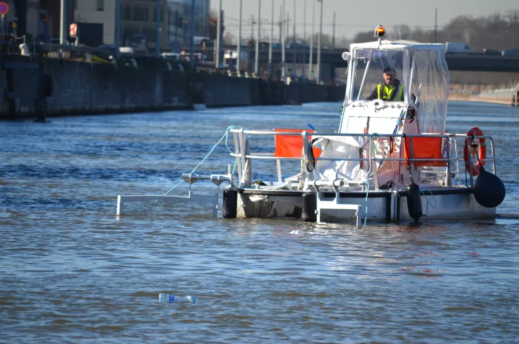 Botia : le nouveau bateau nettoyeur du Port de Bruxelles