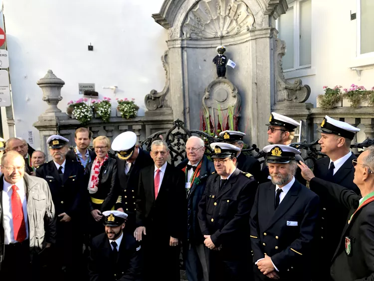 Costume d’éclusier pour Manneken-Pis pour les 25 ans du Port